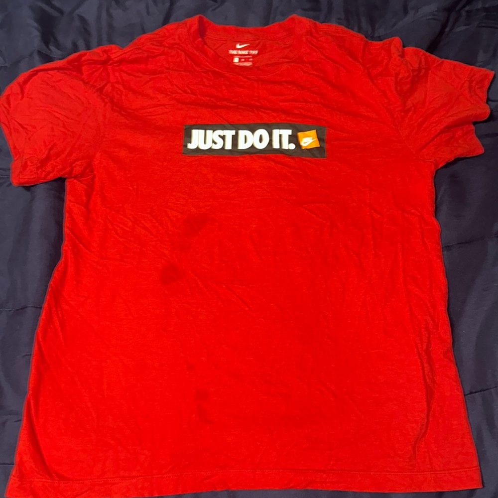Men’s Nike T shirt